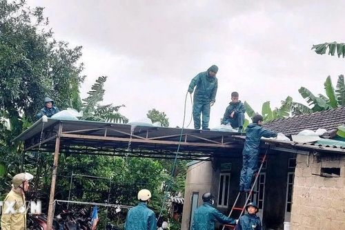 Quảng Trị: 6 nhà bị tốc mái, nhiều khu vực bị chia cắt do ảnh hưởng bão số 10