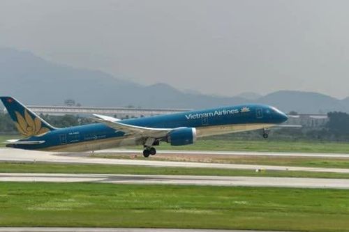 Nhiều chuyến bay bị ảnh hưởng do bão Bualoi