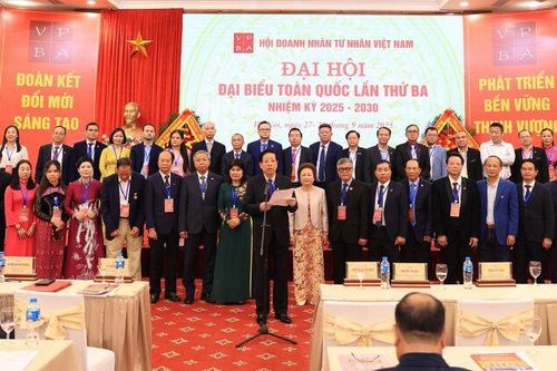 PGS.TS Nguyễn Trọng Điều tái đắc cử Chủ tịch Hội Doanh nhân Tư nhân Việt Nam nhiệm kỳ 2025 - 2030
