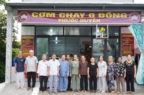 Ấm lòng quán cơm chay '0 đồng' ở An Giang