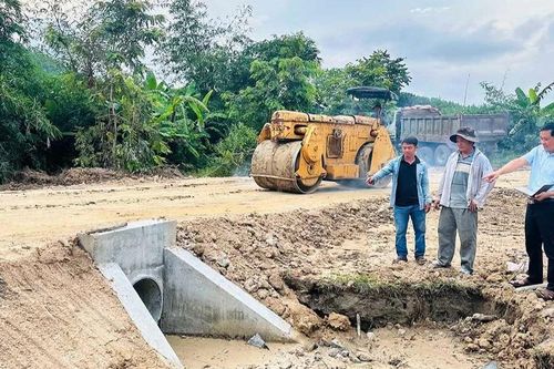 Phát triển cơ sở hạ tầng thiết yếu cho vùng khó khăn