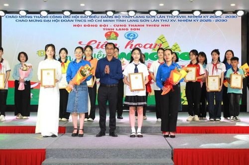 80 đội viên tham gia Liên hoan các Đội tuyên truyền măng non