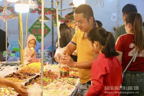 Trên 80 gian hàng tại Hội chợ Thương mại - Du lịch xã Bắc Sơn