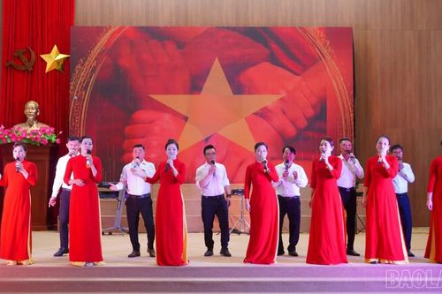 Mường Khương: Sôi nổi các hoạt động văn nghệ, thể thao chào mừng Đại hội Đảng các cấp
