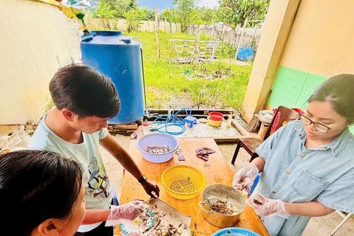 Ấm tình những bữa ăn gắn kết yêu thương