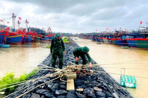 Phường Đồng Hới và Đồn Biên phòng Nhật Lệ: Sẵn sàng ứng trực phòng chống bão
