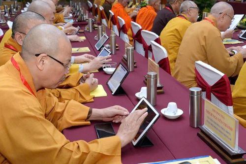 Giáo hội sẽ tiến đến tổ chức hội nghị không giấy và tập huấn 'Bình dân học vụ số'