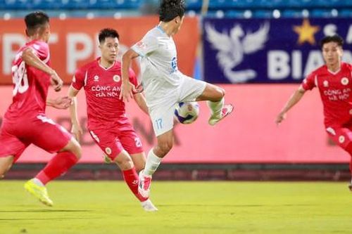 V-League: Quang Hải tỏa sáng, Công an Hà Nội thắng dễ Nam Định