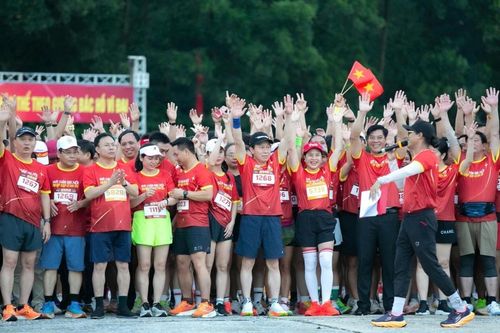 Bí thư Hải Phòng tham gia giải chạy tại Khu di tích Côn Sơn - Kiếp Bạc