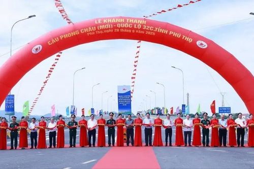 Thủ tướng Phạm Minh Chính dự lễ khánh thành cầu Phong Châu mới