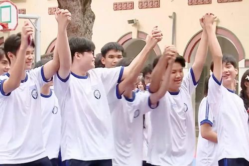 Trường học thực hiện 'giờ ra chơi không điện thoại'
