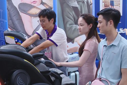 Bí quyết chọn ghế ô tô an toàn cho trẻ