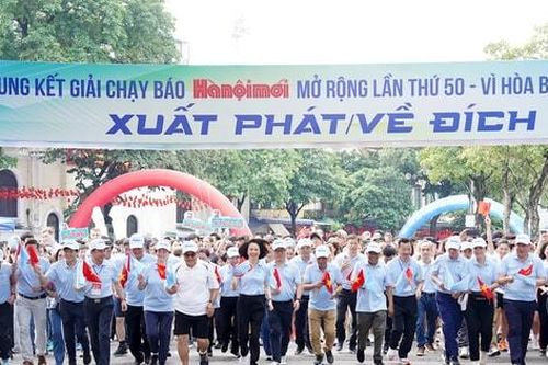 Toàn cảnh chung kết Giải chạy Báo Hànôịmới mở rộng lần thứ 50 - Vì hòa bình năm 2025