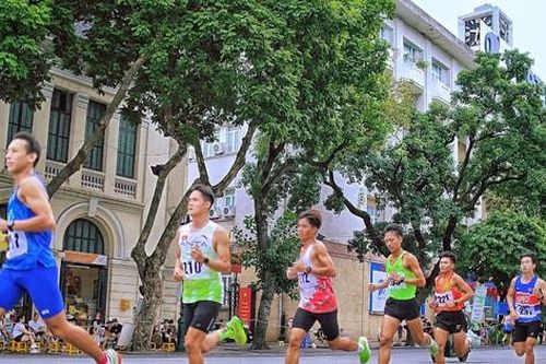 Sôi nổi chung kết Giải chạy Báo Hànôịmới mở rộng lần thứ 50