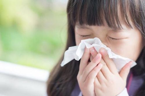 Dấu hiệu dễ nhận biết viêm đường hô hấp ở trẻ