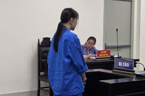 Người đàn bà cầm cố xe ô tô của người khác lấy tiền ăn tiêu