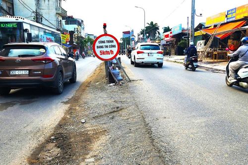 Dự án mở rộng đường huyết mạch sau 10 năm vẫn không chịu cán đích