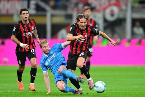 Modric thắng De Bruyne trong cuộc chiến của những lão tướng