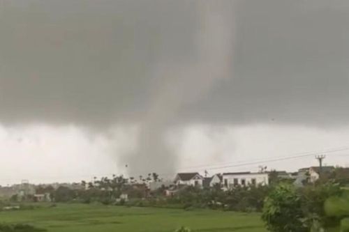 Vòi rồng xuất hiện ở Hải Phòng