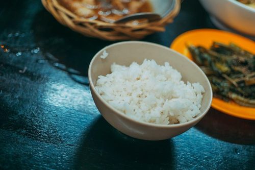 Thói quen nhỏ khi ăn có thể 'mở đường' cho ung thư dạ dày