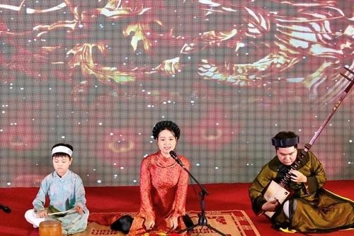 Ca trù Hà Nội khẳng định sức sống bền bỉ