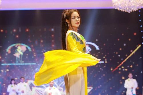 Tân Lê đăng quang Hoa hậu Doanh nhân Toàn năng quốc tế 2025