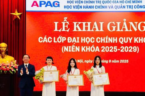 Hơn 4.000 tân sinh viên Học viện Hành chính và Quản trị công khai giảng năm học mới