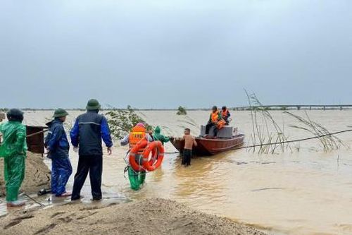 Công an các địa phương thuộc Công an tỉnh Nghệ An cứu hộ cứu nạn kịp thời