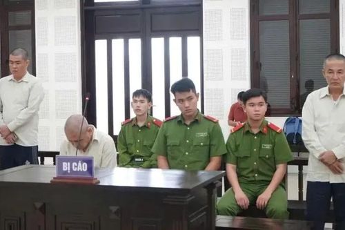 Xét xử nhóm đối tượng chém người, tranh giành quyền lực tại công ty khai thác cát