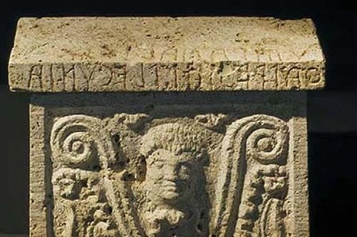 Kinh ngạc hộp trang điểm cổ Etruscan tìm thấy trong ngôi mộ bí ẩn
