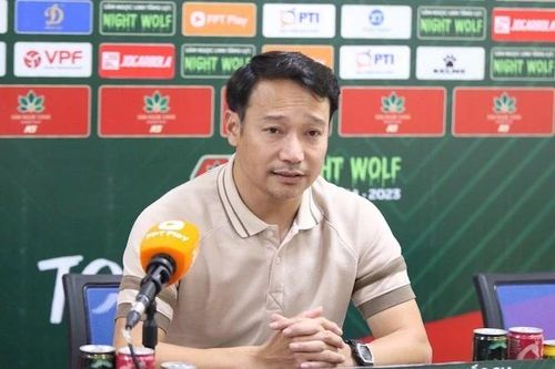 HLV Vũ Hồng Việt nói lời bất ngờ về trận thua Công an Hà Nội