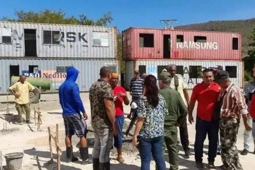 Cuba tái chế container thành nhà ở