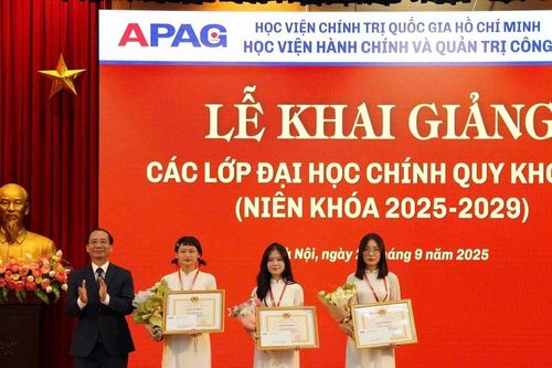 Học viện Hành chính và Quản trị công khai giảng các lớp đại học khóa 25