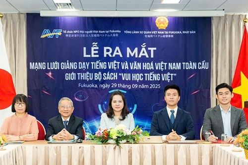 Ra mắt Mạng lưới Giảng dạy tiếng Việt và Văn hóa Việt Nam toàn cầu & giới thiệu bộ sách 'Vui học tiếng Việt' tại Fukuoka