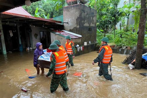 BĐBP tỉnh Thanh Hóa: Khẩn trương hỗ trợ nhân dân ứng phó lũ lụt, sạt lở đất sau bão