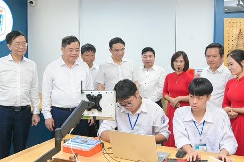 Petrovietnam/PV GAS khánh thành phòng thực hành STEM tại Trường THPT Lý Tự Trọng, Ninh Bình
