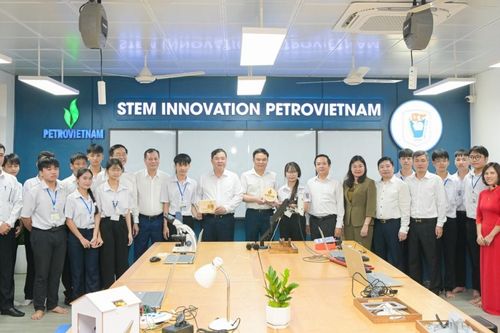 Petrovietnam/PV GAS trao tặng phòng thực hành STEM tại Ninh Bình: Chung tay thực hiện đột phá phát triển giáo dục