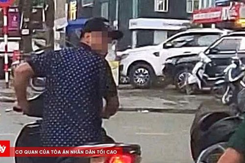 Công an làm việc với người đàn ông đạp vào xe, gây sự với nữ quân nhân ở Hà Nội