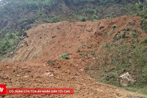 Đường Hồ Chí Minh nhánh Tây xuất hiện sạt lở liên tiếp