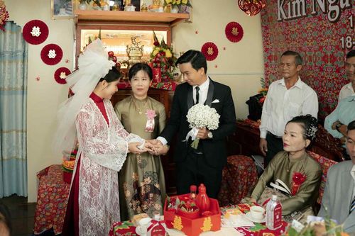 Cô dâu An Giang tổ chức đám cưới giống mẹ 30 năm trước, quan khách khen nức nở