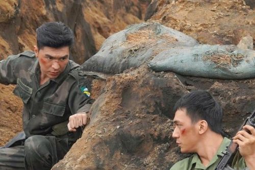 Mưa đỏ rời rạp với 714 tỷ, 'Tử chiến trên không' không có đối thủ