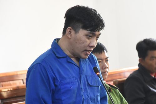 Lời khai của tài xế xe tải cán 2 lần lên người đi xe máy: 'Tôi tưởng cán trúng đá'