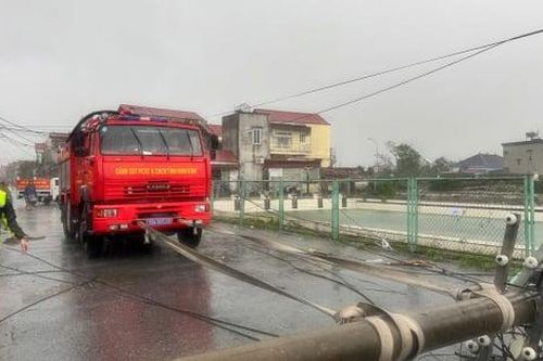 Mưa bão, lốc xoáy khiến 9 người tử vong, 18 người bị thương ở Ninh Bình