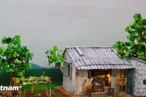 Cô gái 9X 'biến' tiệm tạp hóa làng quê thành chiếc bánh Trung Thu độc đáo