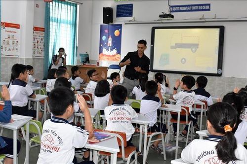 TP Hồ Chí Minh: Thông qua nghị quyết về mức hỗ trợ học phí đối với trẻ em, học sinh