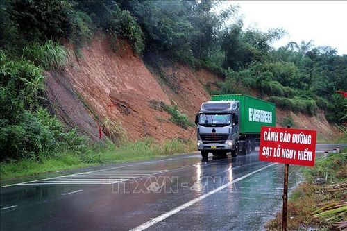Bão số 10: Phú Thọ nhiều nhà cửa bị hỏng, nước trên sông ở mức báo động