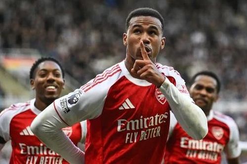 Chuyên gia nói về quyết định của VAR trong trận Arsenal thắng Newcastle