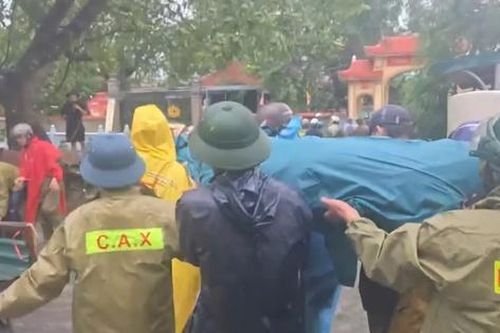 Một bí thư chi bộ ở Thanh Hóa tử vong khi đi chống bão