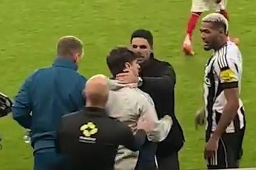 Xô xát nổ ra sau tiếng còi mãn cuộc trận Arsenal thắng Newcastle