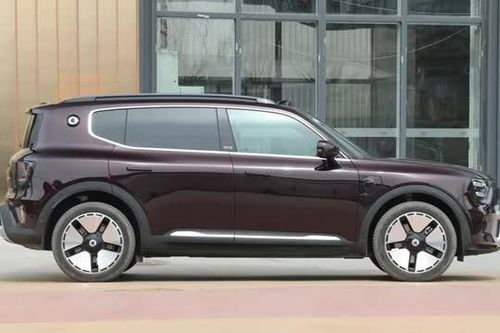 Mercedes-Benz ra mắt xe SUV hạng C dùng động cơ PHEV, giá hơn 700 triệu đồng